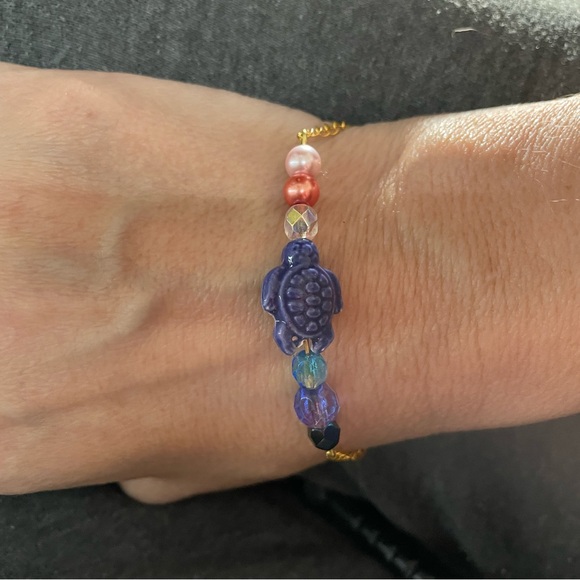 Artissn  ‘At Sunset’Lapis turtle with Czech glass bracelet. - Picture 1 of 4
